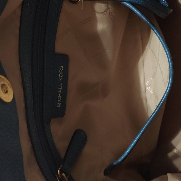 Michael Kors Blue Bag - Picture 4 of 7